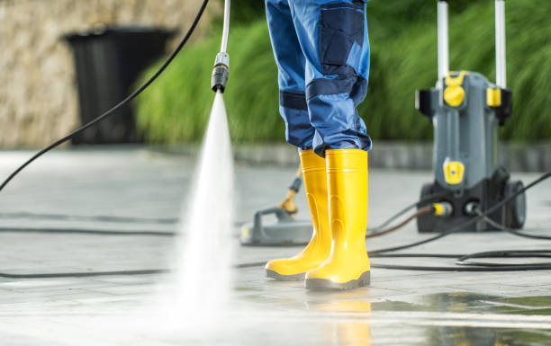 Best Garage Pressure Washing  in Genoa City, WI